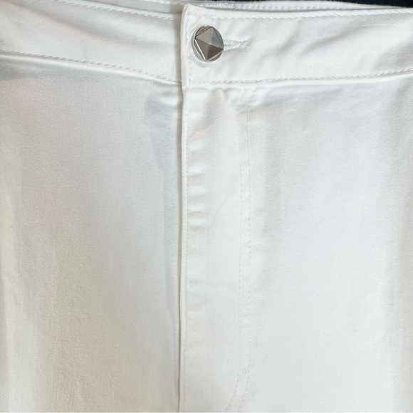 Catherine’s White Sateen Stretch Denim Capris Women’s Size 30w - Picture 2 of 7